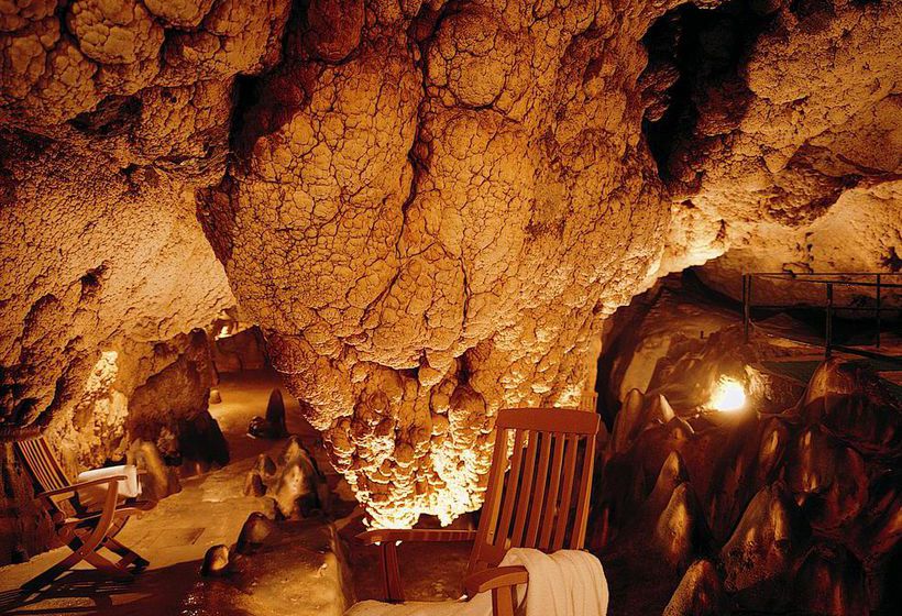 Пещера Giusti Terme. Италия.